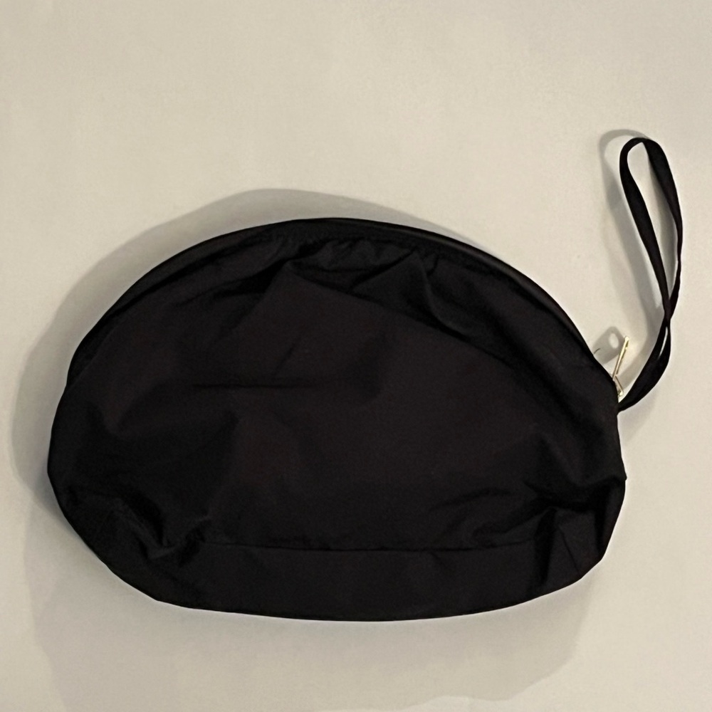 New Without Tag COLE HAAN Signature Black Makeup Bag And Travel Bag - Picture 2 of 3